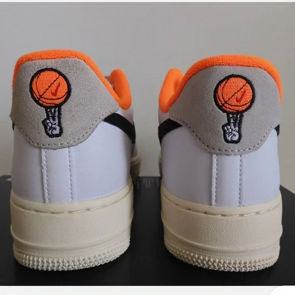 Air Force 1 - Picture 2 of 7